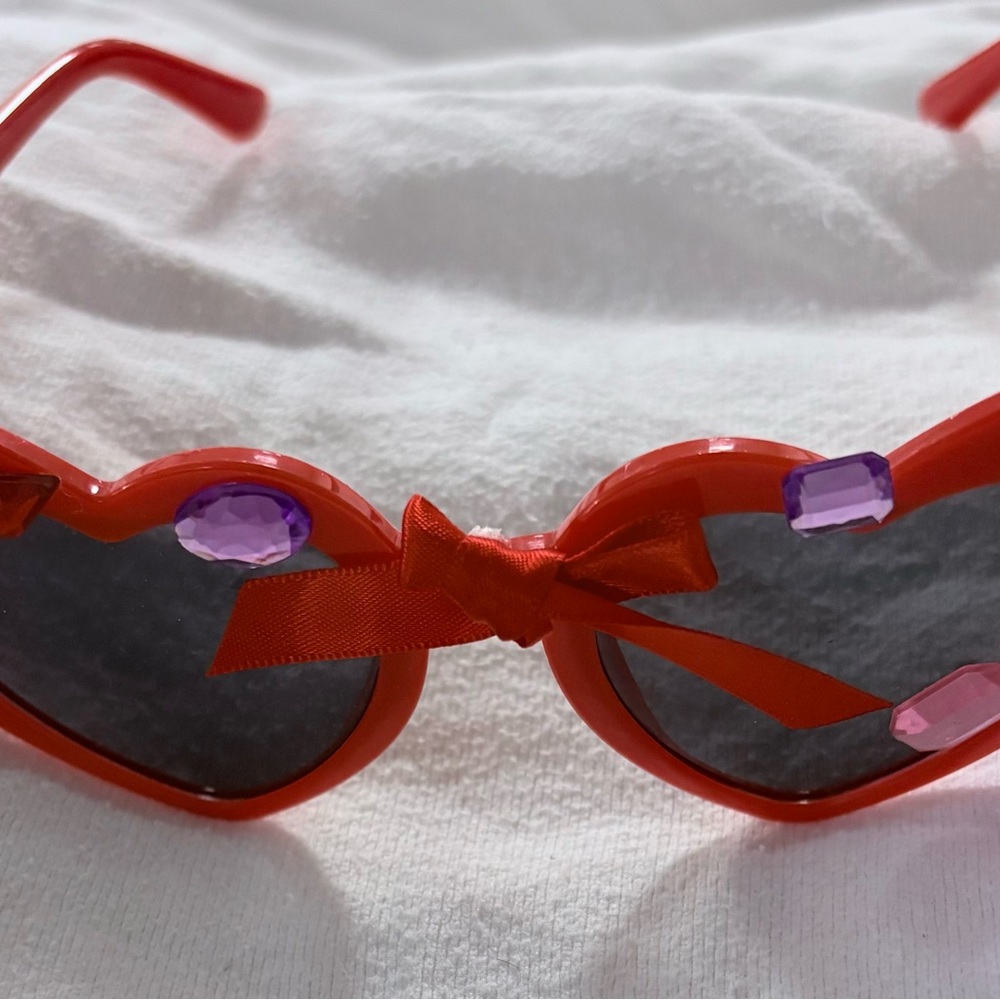 Chic Red Heart Kids Sunglasses with Bow